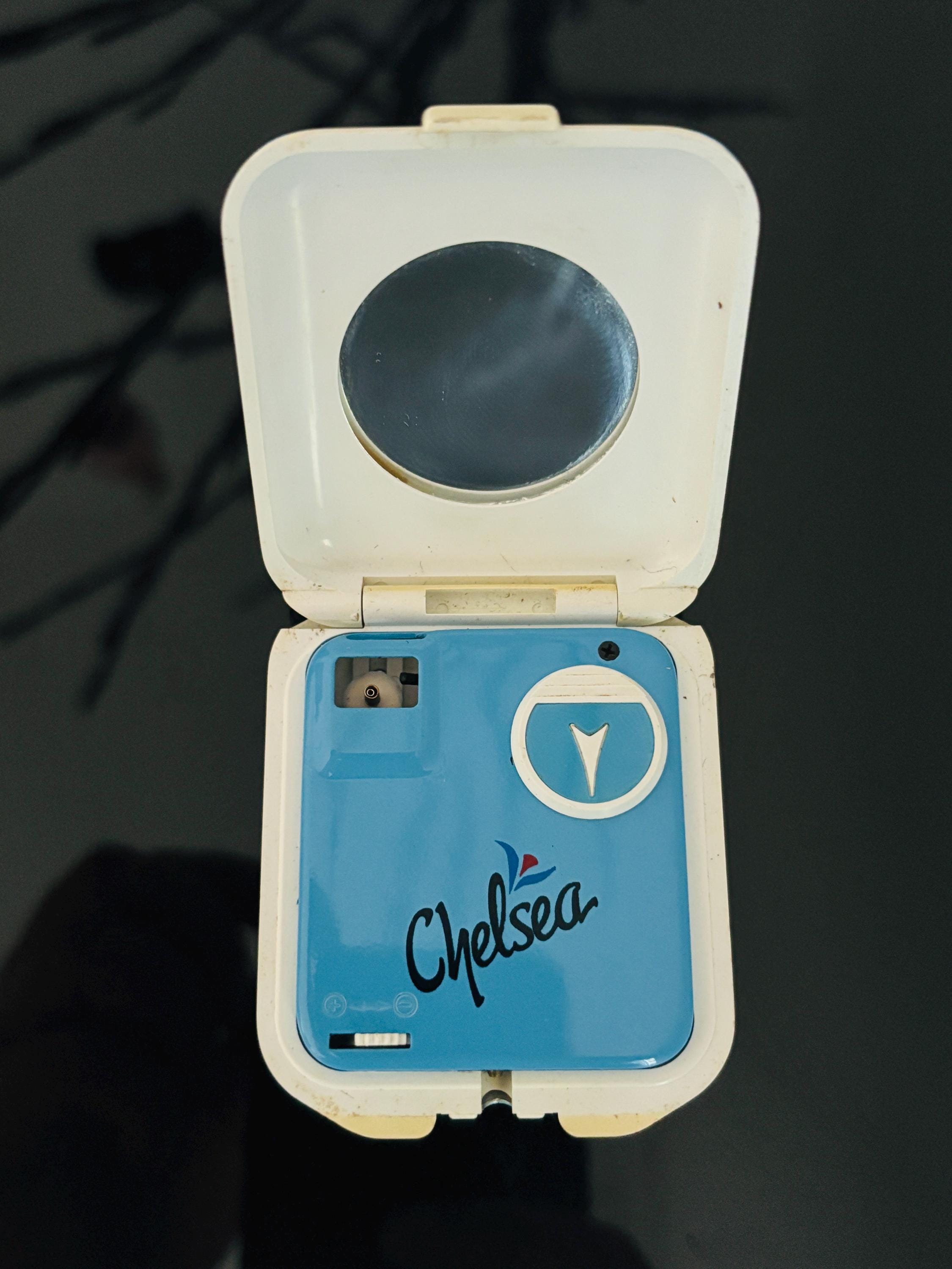 昭和レトロ　蔵出し　スーパーレア　ゴジラPIEZO Lighter　未使用箱入 Chelsea Mirrored Lighter Compact Lighter 1989, Retoro Lighter