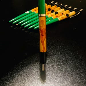 spogliarelliste nude, penna vintage, iridescente, penna con belle ragazze