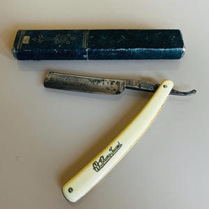 Антикварная опасная бритва ,69 Medaille , 1196 , 5/8 Rasoir Francais , Evide Sonnantextra , Garanti , , Antikes Rasiermesser