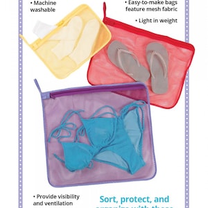 Può includere: Tre borse in rete di diversi colori, giallo, rosso e viola, con cerniere. Le borse sono riempite con oggetti come calzini, sandali e un costume da bagno. Il testo "Mad About Mesh" è in alto nell'immagine. Il testo "Ordina, proteggi e organizza con queste borse traspiranti, lavabili e trasparenti!" è in basso nell'immagine. Il testo "byannie.com...what's in your bag?" è nell'angolo in basso a sinistra dell'immagine.