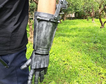 Berserk Guts mechanical arm