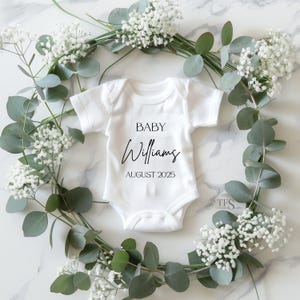 Modèle moderne de faire-part de bébé modifiable, toile numérique pour révéler la naissance, cache-couche couronne de fleurs pour bébé, révéler la date d'échéance, faire-part de grossesse