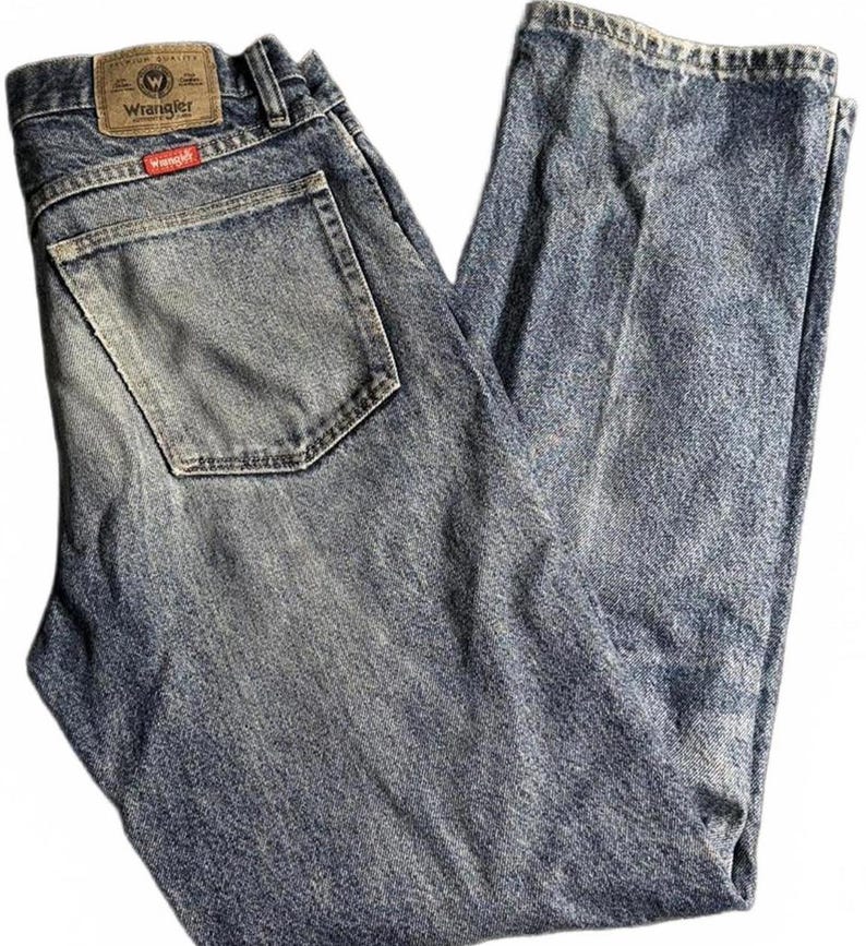 Vintage Wrangler Essential Faded Denim Jeans Size 33x32 image 1