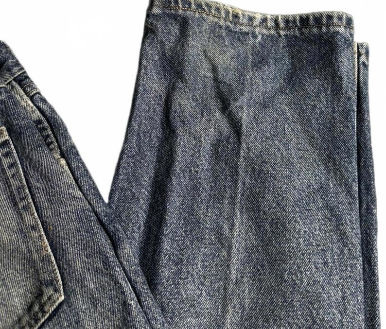 Vintage Wrangler Essential Faded Denim Jeans Size 33x32 image 3