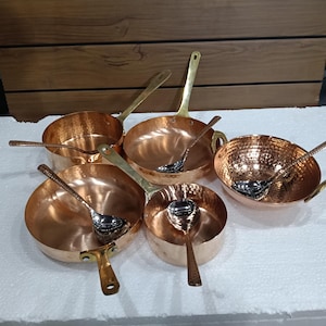 Handgjorda kokkärl i ren koppar – Artisan Kitchen kastruller och stekpannor