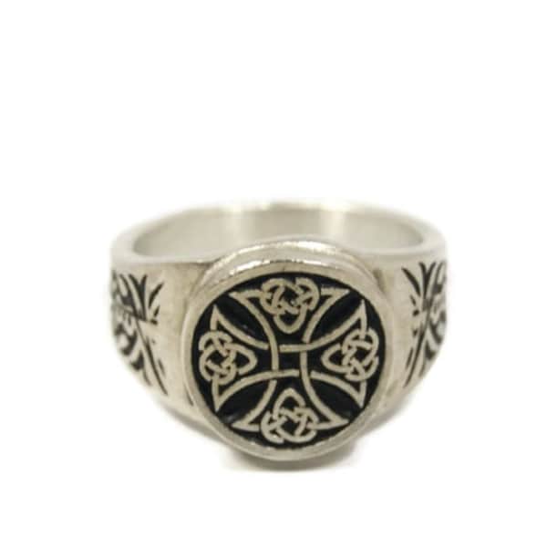 Solar Celtic Cross Ring - Religious Cross - Knowledge Strength Compassion