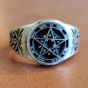 Second Pentacle of Venus Ring - Pentacle Seal from The Key of Solomon