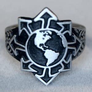 World Chaos Ring - 8 pointed star and World globe design &quot;World in Chaos&quot; Sizes 7 to 14 RL282