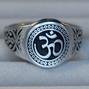 Om Ohm Symbol Ring - Hindu Sacred Atman RM194