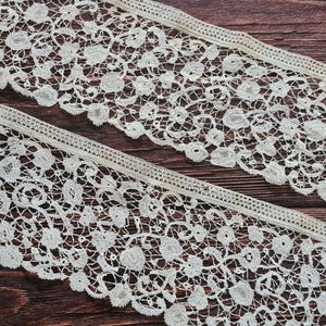 Antique 18th-Century Bobbin Lace Panel - Delicate Floral Design, 130x10 cm - Unique Historical Textile for Collectors & Creative Projects
