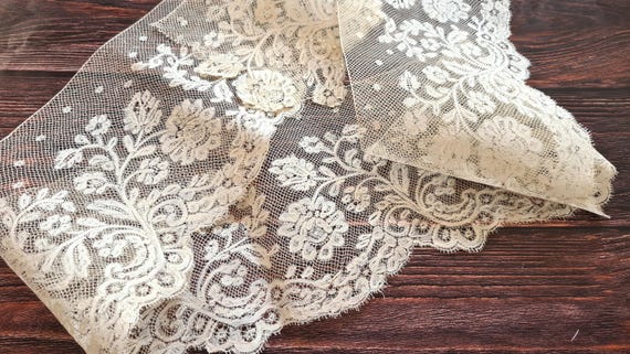 Antique Handmade Valenciennes Lace Trim, Fine French Bobbin Lace, Delicate Floral Pattern, Bridal Heirloom Lace for Collectors, 100 x 13 cm