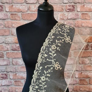 Borde de encaje con apliques de Bruselas antiguo de 110 cm, encaje vintage, textil histórico, artesanía delicada del encaje