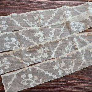 Rare 18th-Century Valenciennes Lace - Baroque Masterpiece - Handcrafted Cotton Bobbin Lace with Diagonal Floral Motifs