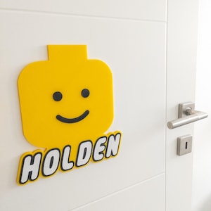 Mini figura de ladrillo con forma de cabeza, letrero con nombre personalizado, colgador de puerta personalizado, decoración de habitación de niños, arte de pared, regalo de fiesta de cumpleaños para niño