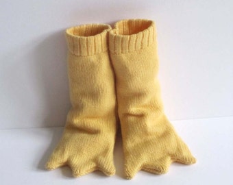 Chaussons tricotés pour bébé à pattes d’oiseau - Longs et jaunes, cadeau pour bébé fait à la main