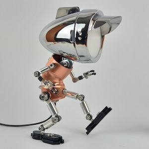 Handgemaakte robotlamp: volledig verstelbare bureaulamp, retro steampunk-decor, metal art