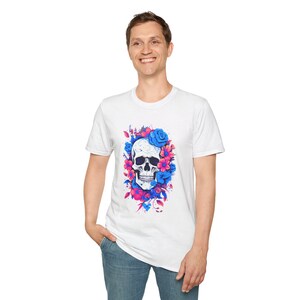Unisex T-shirt bloemenschedel, schedel grafisch T-shirt, edgy fashion shirt, Day of the Dead-kleding, cadeau voor hem of haar, vrijetijdskleding