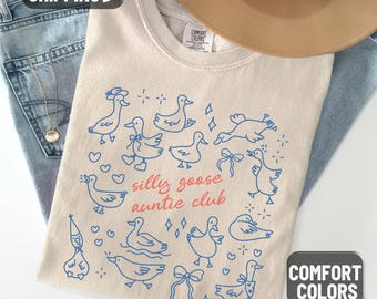 Comfort Colors® Cute Auntie Shirt, Aunt Shirt Silly Goose Auntie Shirt, New Aunt Gift, Pregnancy Announcement Gift for Aunt Pregnancy Reveal