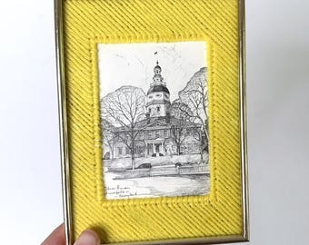 Vintage Maryland State House Print by Charles H. Overly, Retro 1970s Handcrafted Yellow Yarn Mat – Annapolis Historic Landmark Wall Art, 5x7