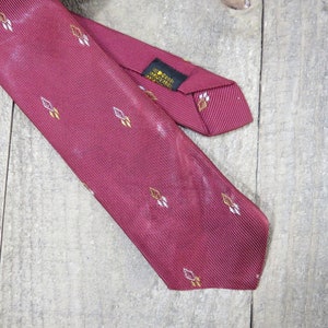 Vintage Brick Red Tie  / Mens Vintage Fashion / Mens 1940s 1950s Skinny Necktie / Kitschy Tie