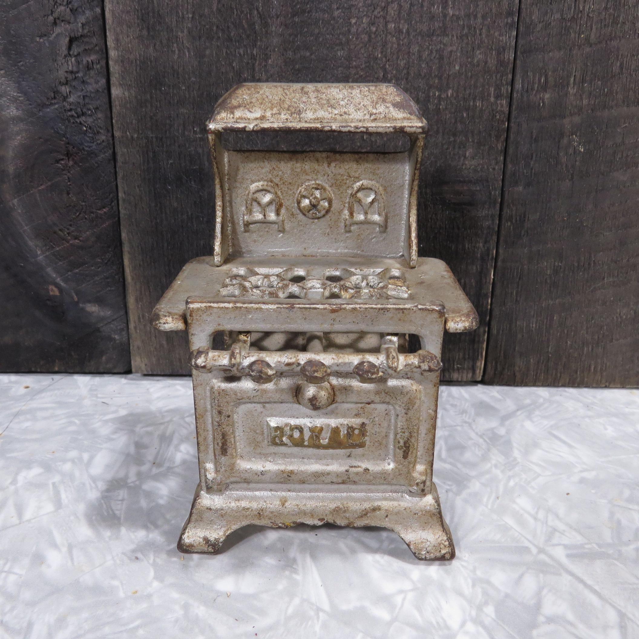 Vintage Kenton Royal Cast Iron Miniature Toy Two Burner Stove