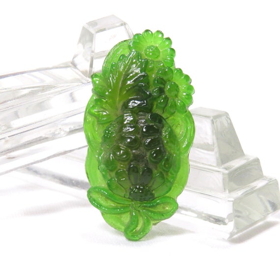 Pin Brooch Celluloid Jade Green Dark Grained Wood Hand Carved Flower Floral Leaf Design Vintage c.1930s