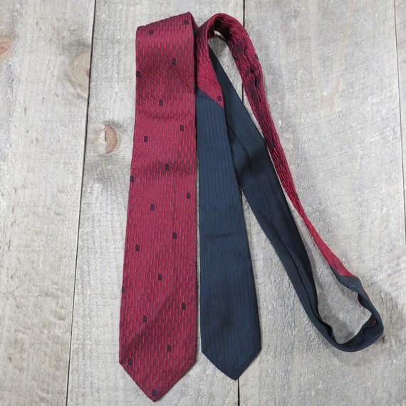 Red and Black Silk Skinny Tie Vintage 1960s Mens … - image 3