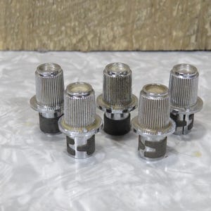 Vintage Radio Knobs: Silver Plastic, Mid Century Parts - Set of 5 (kbD)