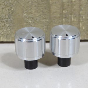 Vintage Silver Metal Black Plastic Shaft Radio Knobs – Set of 2 Replacement Dials, Mid-Century Style (kbAB)