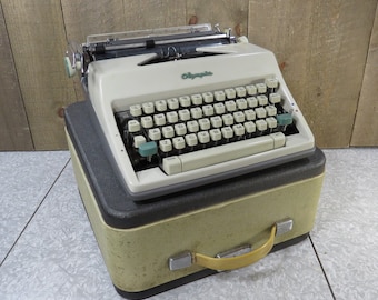 Working Vintage Typewriter Portable Manual Olympia SM9 with Carrying Case