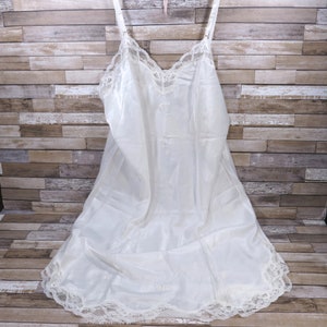 Vintage 1970s Barbizon White Lace Trim Slip, Size 38, New Old Stock