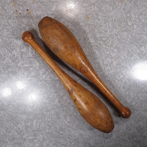 Vintage Narragansett Machine Co. 1 LB Exercise Pins, Juggling or Indian Clubs- Providence RI - Pair