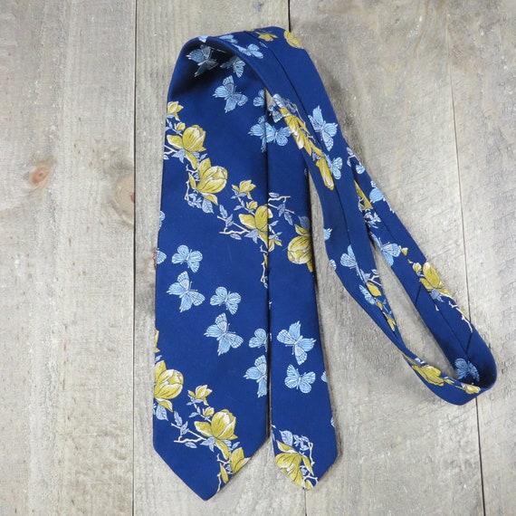 Butterflies and Flowers Tacky Beau Brummel Tie Vi… - image 3