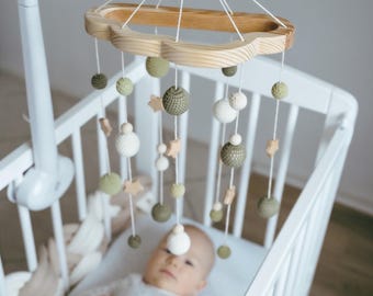 Handgemaakte babymobiel van hout en biologisch katoen | Wolkenmobiel met sterren – duurzame babykamerdecoratie en babycadeau