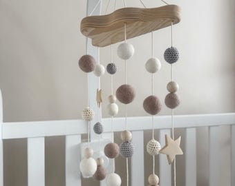 BABYMOBIEL Handgemaakte MALLA babybedmobiel van vilt, wiegmobiel, babymobiel met sterren, cadeau voor de geboorte, decoratie voor de kinderkamer