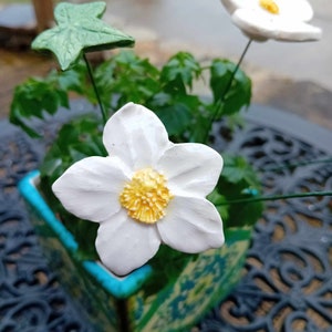 choose Ceramic flowers 3.00 to 4.50 Daisy hellebores ivy CLEAR GLAZE white  hellebores