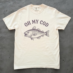 Maglietta Oh My Cod, maglietta con divertente gioco di parole sui pesci, regalo per pescatori, maglietta con grafica costiera, maglietta per vacanze al mare, stile Comfort Colors, regalo per merluzzi