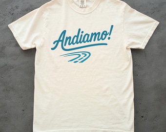 Andiamo-skjorta, italiensk resetröja, retrotopp med grafisk design, söt italiensk sommartröja, semestertröja i bekväma färger, gåva för Italienälskare