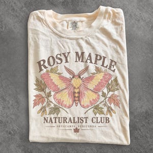 T-Shirt mit rosafarbenem Ahornfaltermotiv, Insektenkunde-T-Shirt des Naturforschervereins, Vintage-T-Shirt mit botanischem Insektenmotiv, Geschenk für Falterliebhaber, Unisex-T-Shirt von Comfort Colors