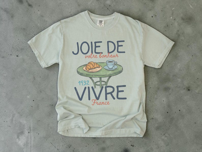 Joie De Vivre-skjorta, fransk caféskjorta unisex, Comfort Colors-tröja, Paris-skjorta, gåva för Frankrikeälskare, croissantskjorta, vintagefransk t-shirt bild 3