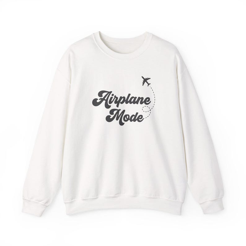 Flugzeug-Modus Sweatshirt, Unisex Reise-Liebhaber Rundhalsausschnitt, Urlaubs-Modus Shirt, lustiges Reise-Geschenk für sie Ihn, Pilot Geschenk, Abenteuer Sweatshirt Bild 8