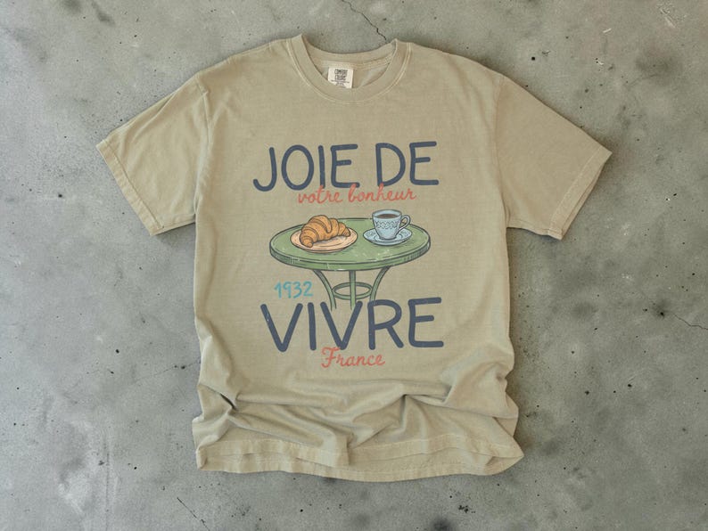 Joie De Vivre-skjorta, fransk caféskjorta unisex, Comfort Colors-tröja, Paris-skjorta, gåva för Frankrikeälskare, croissantskjorta, vintagefransk t-shirt bild 6