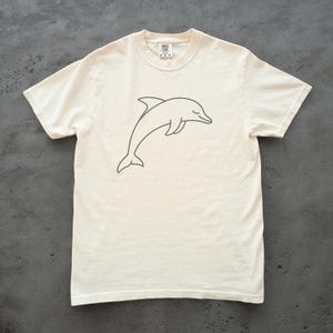 Dolphin Shirt Ocean Lover Graphic Tee, Relaxed Fit Animal Shirt, Beachy Summer Vibes T-Shirt, Sea Life Graphic Tee, Coastal Aesthetic Shirt