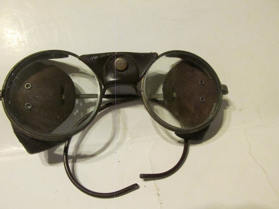 Antique Industrial  Welding Goggles with Intact L… - image 1