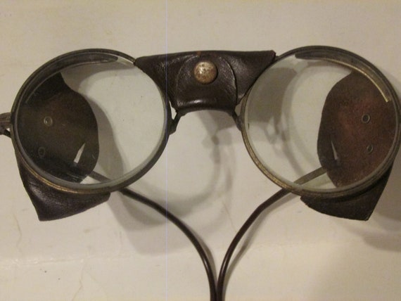 Antique Industrial  Welding Goggles with Intact L… - image 2
