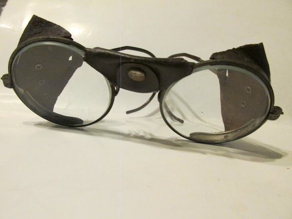 Antique Industrial  Welding Goggles with Intact L… - image 10