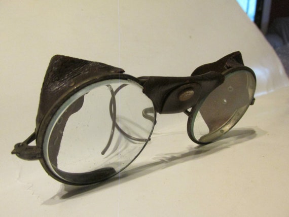 Antique Industrial  Welding Goggles with Intact L… - image 9