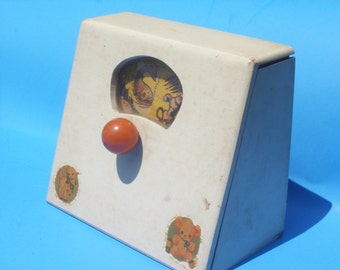 Antique Wooden Wind-up Musical Moving Picture Toy WORKS (Pre Fisher Price) / Make Offer