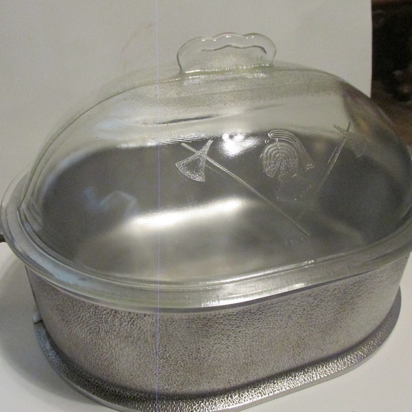 Guardian Service Hammered Aluminum Oven Roaster Pot with Knight Glass Domed Lid