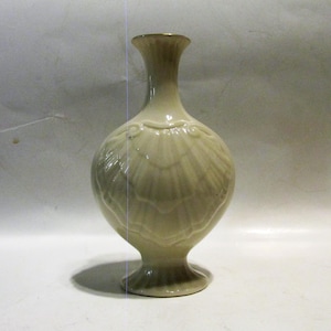 Lenox Aegean Ivory Color Shell Bud Vase with Gold Rim with Original Foil Sticker and Store Label